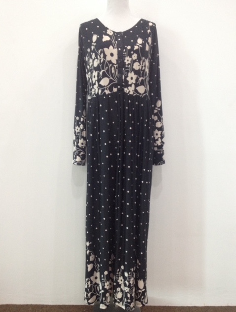 WH1140 Pretty Floral Jubah Black