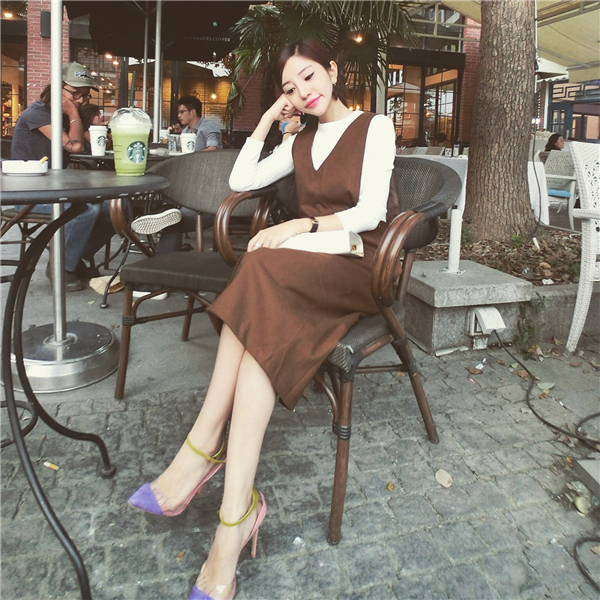 WD6673 Fashion Sleeveless Dress Brown