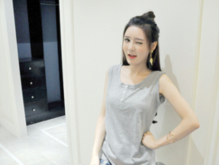 WT7154 Sleeveless Top Light Grey