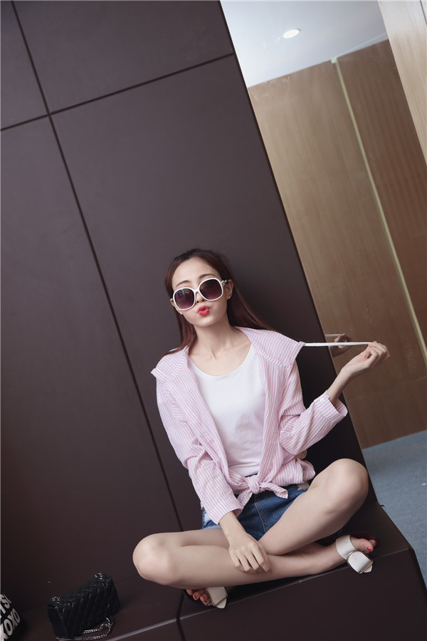 WT7197 Stylish Stripe Top Pink