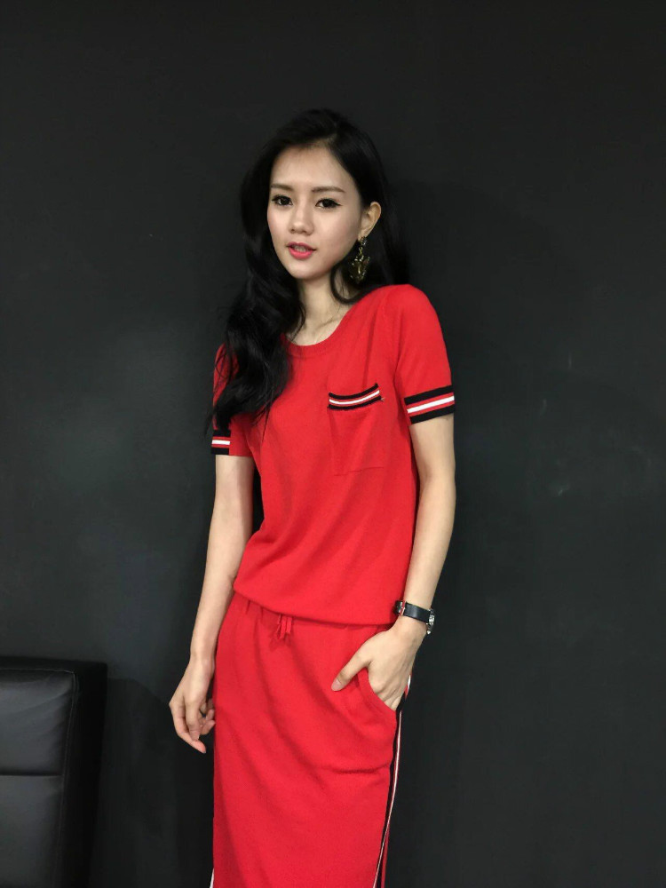 WT7219 Fashion Top and Skirt Red (1 Set)