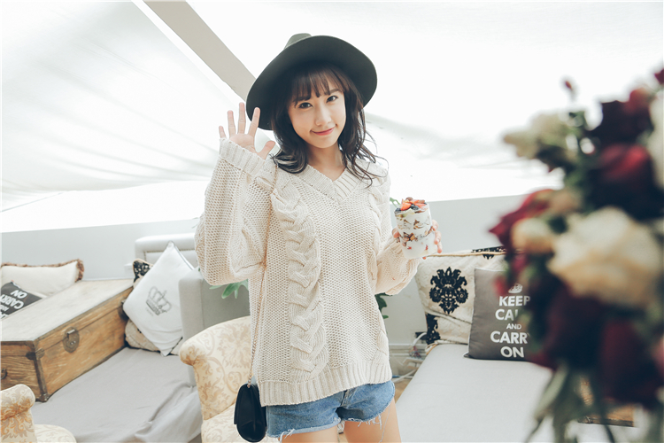 WT7298 Casual Knit Top Almond