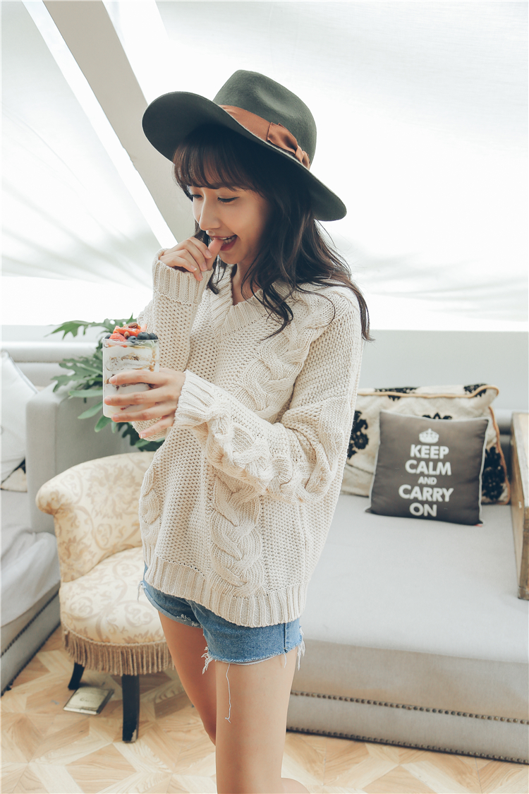 WT7298 Casual Knit Top Almond