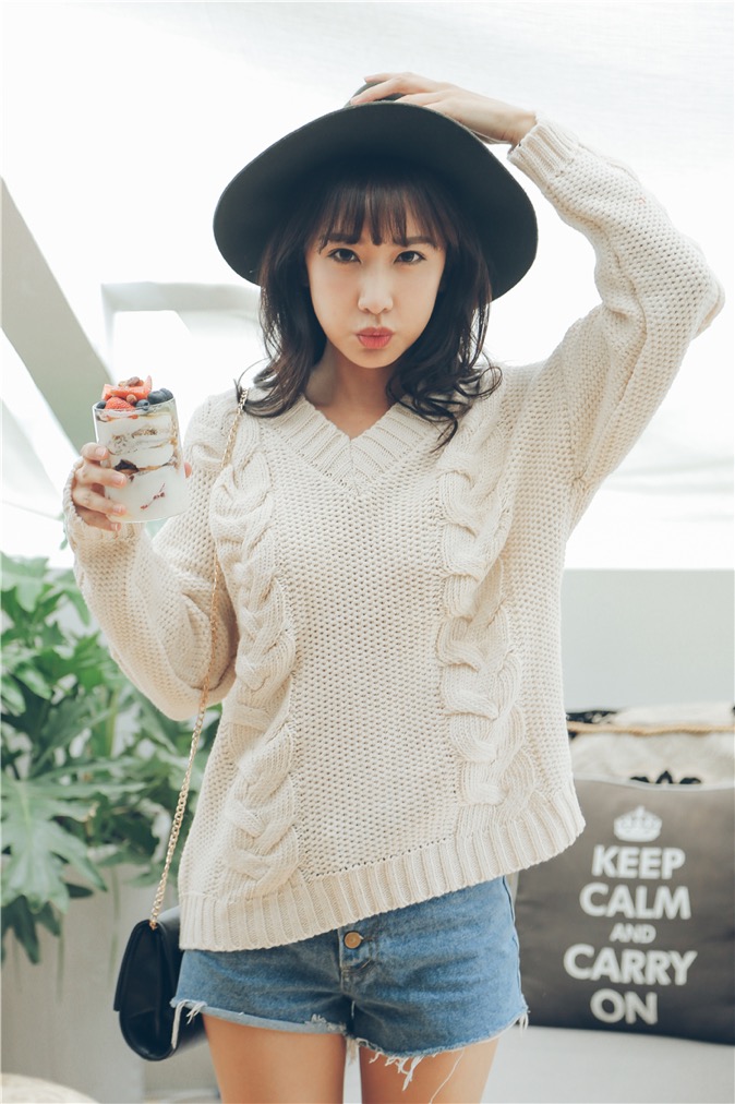 WT7298 Casual Knit Top Almond