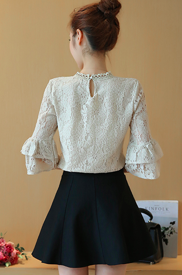 WT7578 Lovely Lace Top Almond