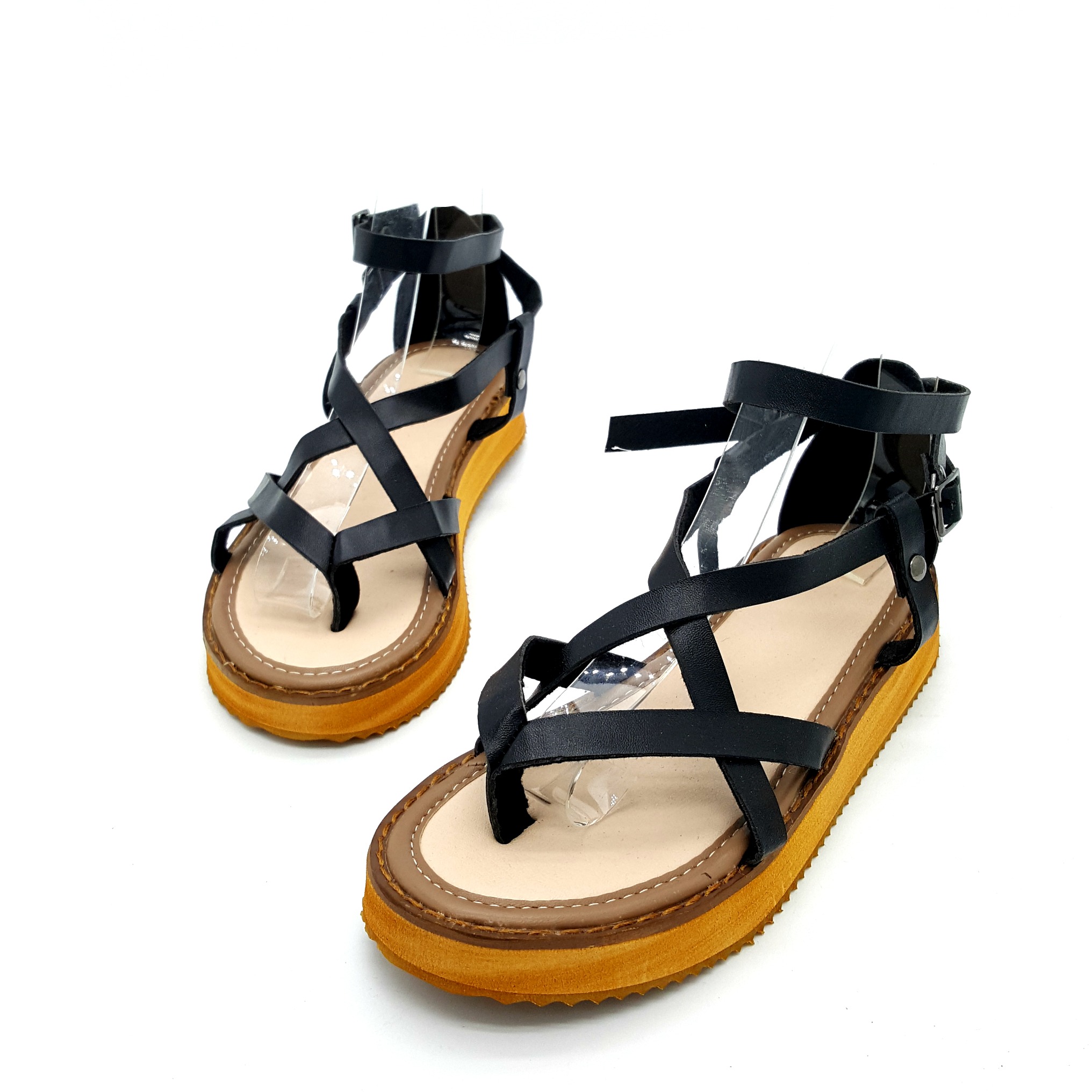 HA005 Wire Buckle Sandals Black