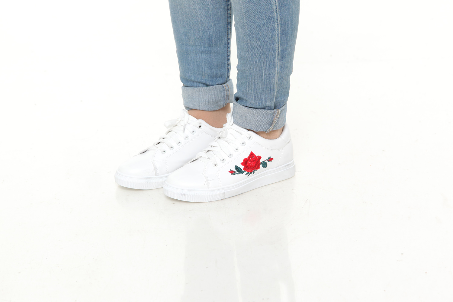 HA032 Roses Printed Trainers White