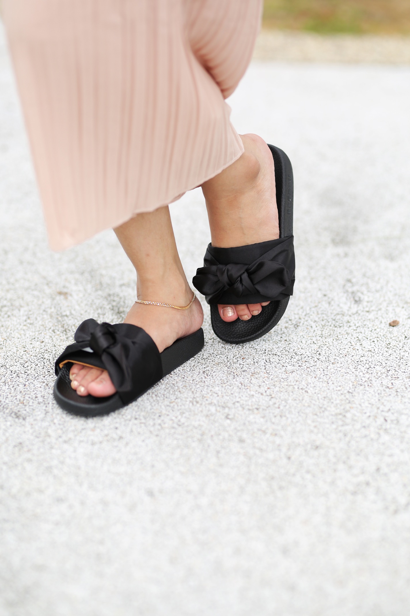 HA055 Ribbon Sandals Black