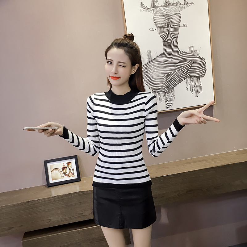 WT3839 Trendy Knit Top Black