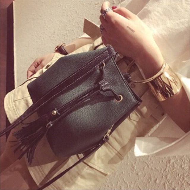 KW80186 Ladies Bucket Shoulder Bag Green