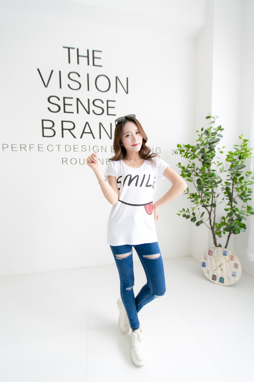 QA-305 Ladies Cute T Shirt Smile