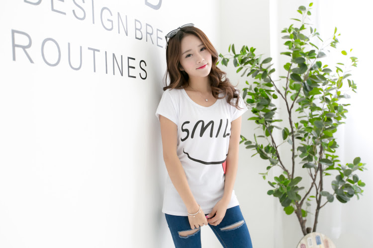 QA-305 Ladies Cute T Shirt Smile