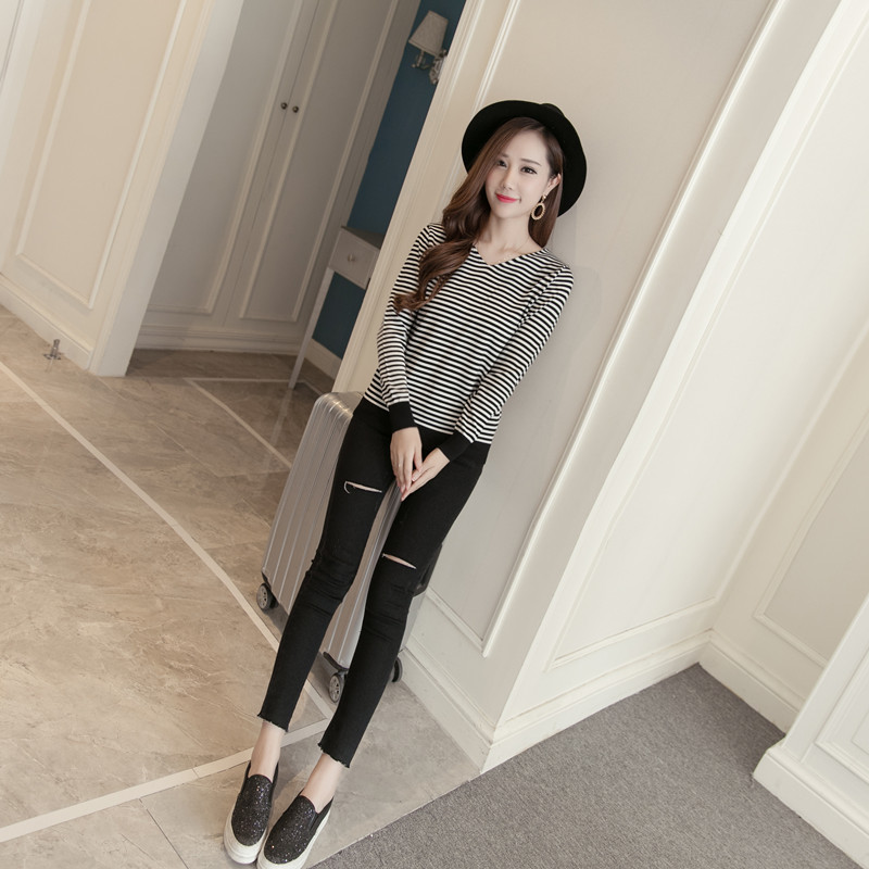 KF526 Long Sleeved Striped Top Black