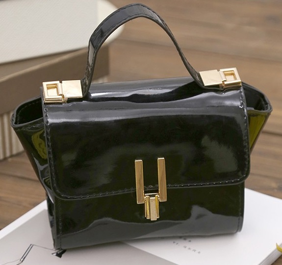 KW80257 Women Shoulder Bag Black