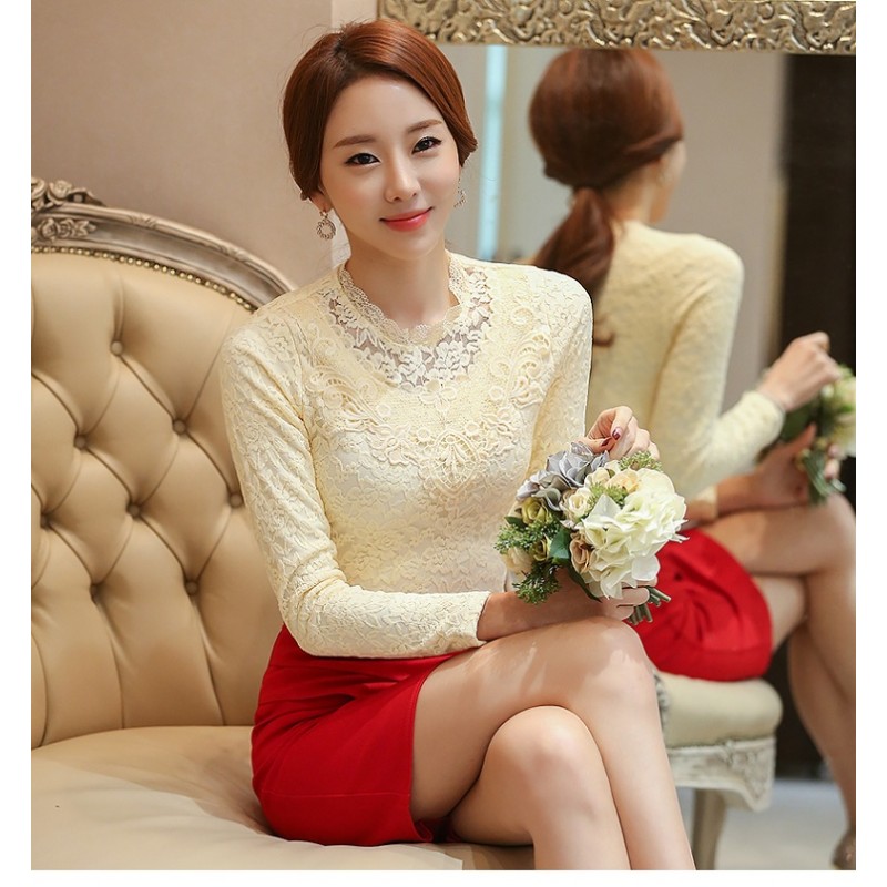 WT21189 Lovely Lace Top Almond