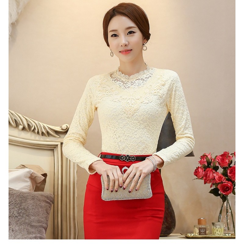 WT21189 Lovely Lace Top Almond