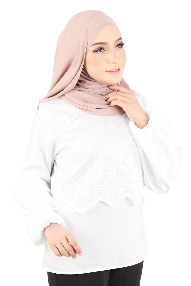 QA-365 Muslimah Lace Blouse White