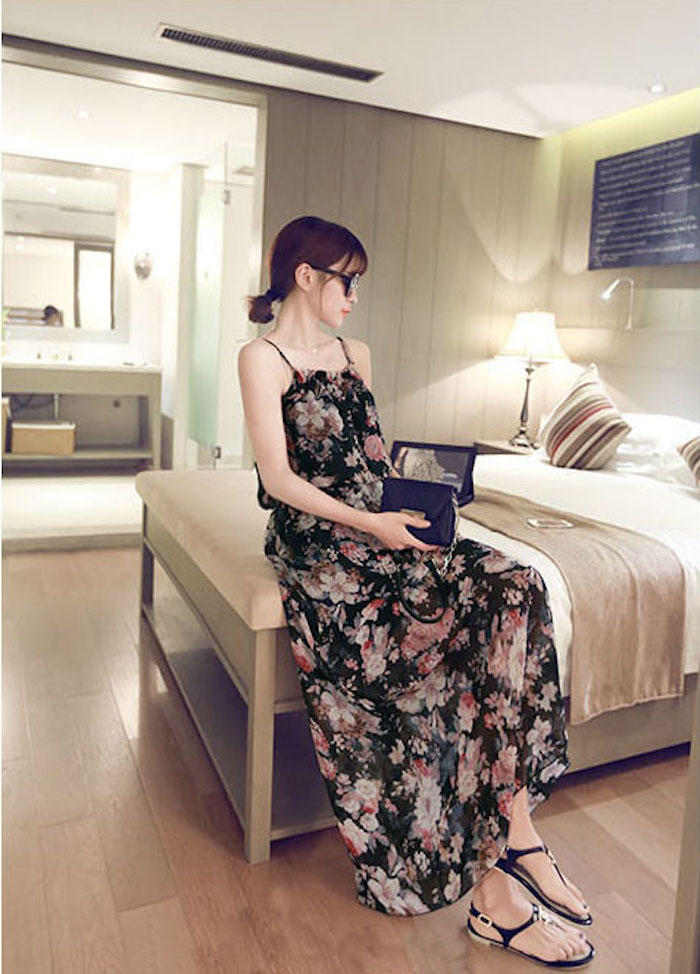 JW5028 Lovely Floral Dress Black