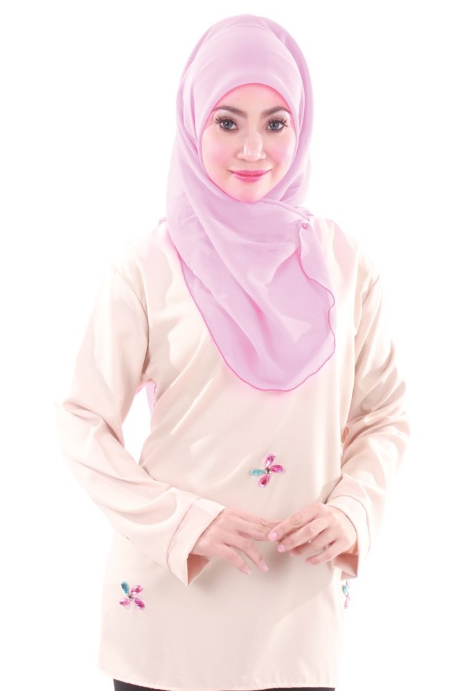 MH053 Charming Blouse Cream