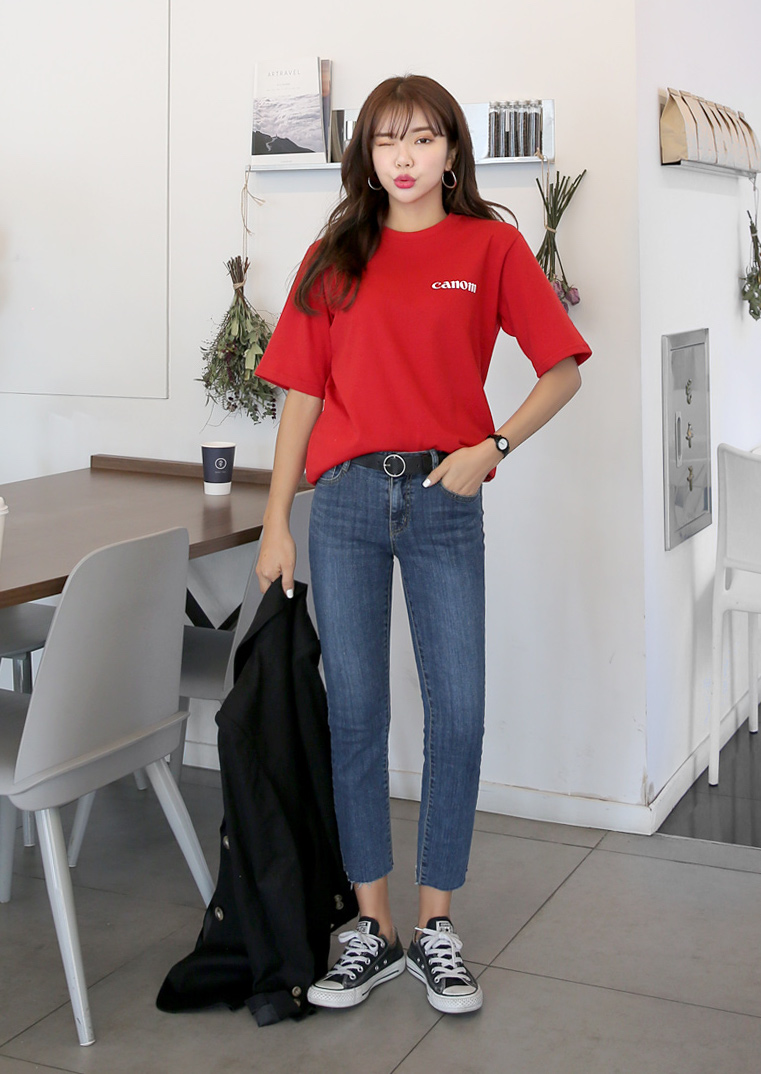 KB10086 Casual Graphic Top Red