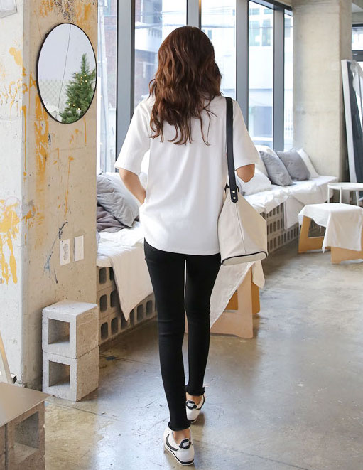 KB10086 Casual Graphic Top White