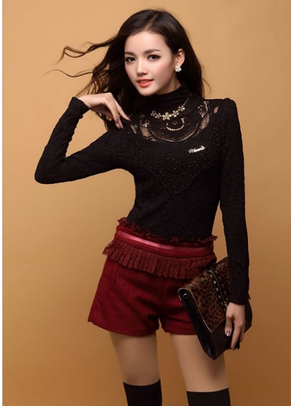 WT21446 Charming Lace Top Black