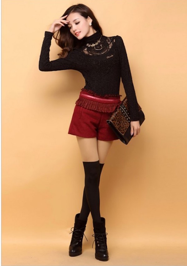 WT21446 Charming Lace Top Black