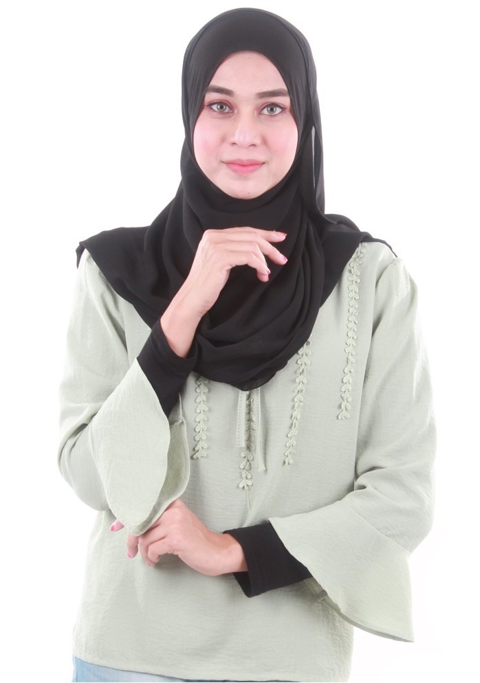 MH112 Pretty Blouse Soft Green