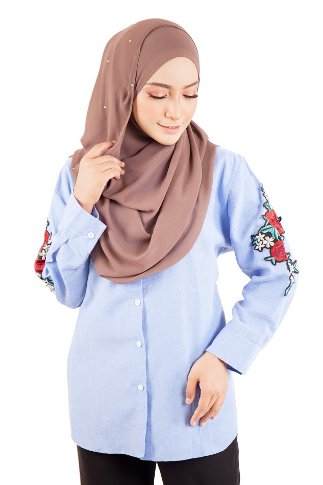 QA-400 Women Rose Embroidery Top Blue