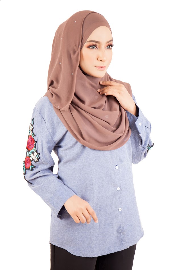 QA-400 Women Rose Embroidery Top Blue Grey