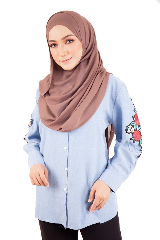 QA-400 Women Rose Embroidery Top Coral Blue