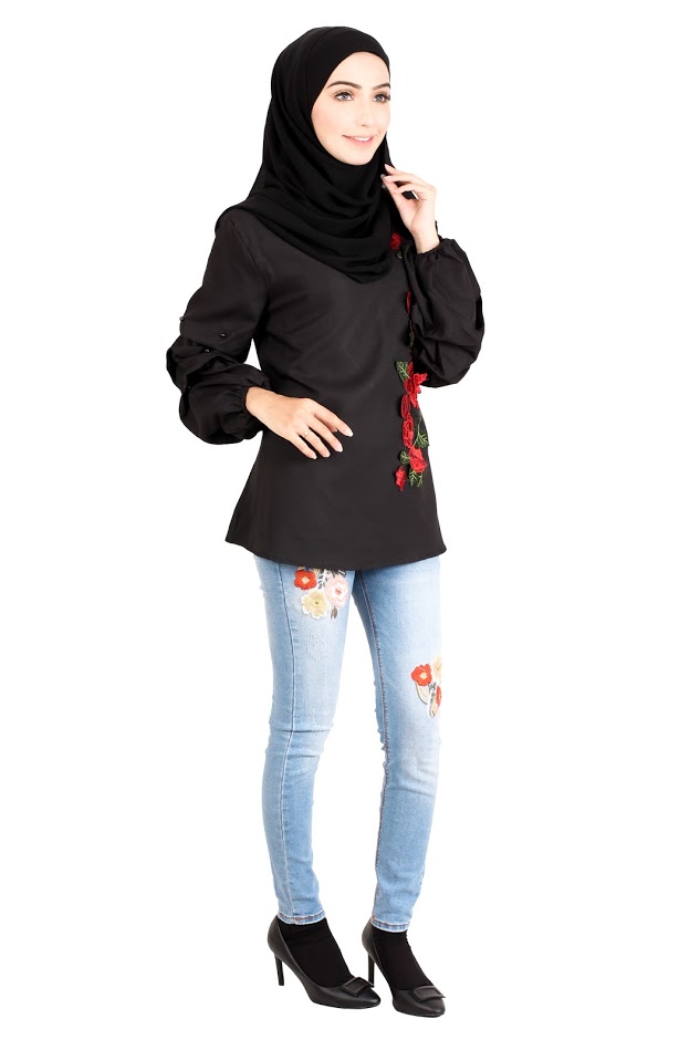 QA-413 Women Rose Embroidery Blouse Black