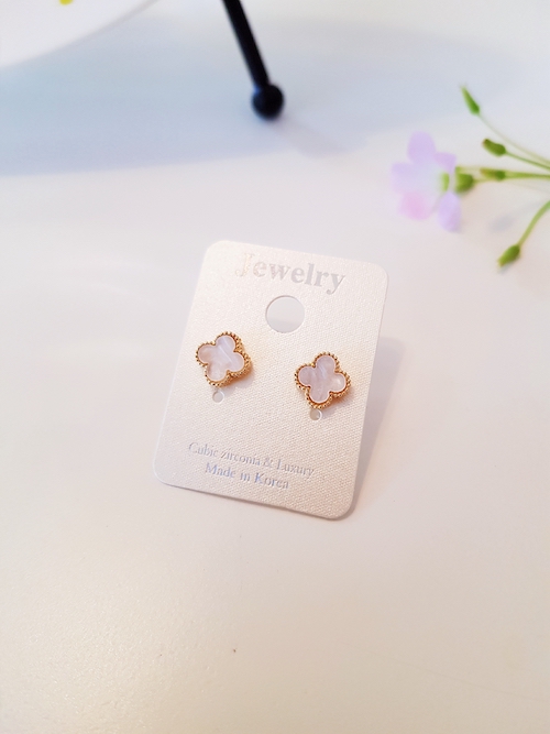 KR-010 Cute Earring White