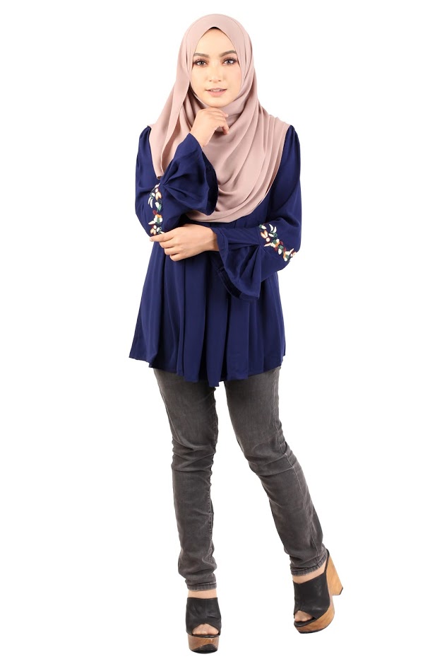 QA-424 Women Muslimah Flare Top Blue