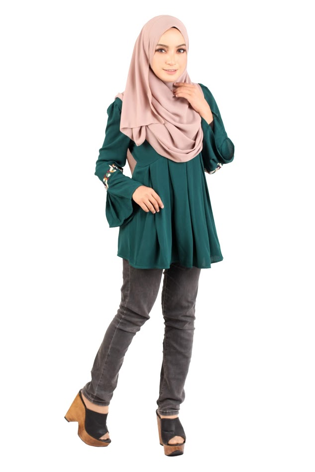 QA-424 Women Muslimah Flare Top Green