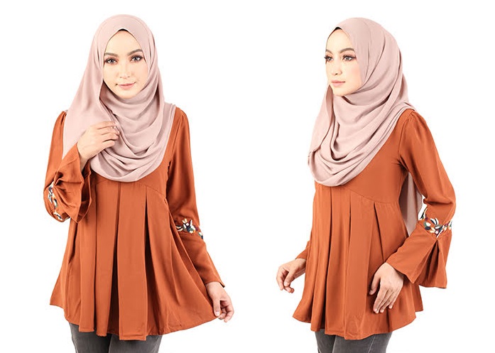 QA-424 Women Muslimah Flare Top Brown