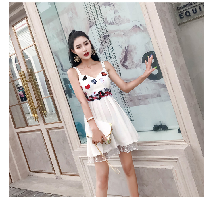 GW2238 Charming V-Neck Dress White