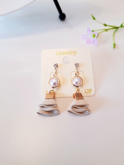 KR-016 Fashion Earring Beige