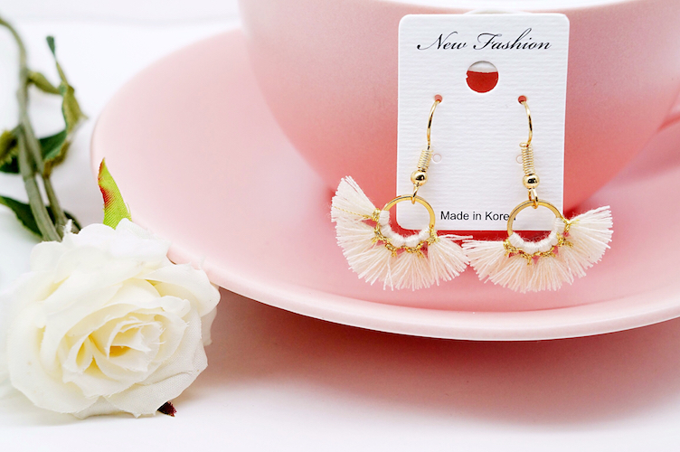 KR-045 Classic Earring White