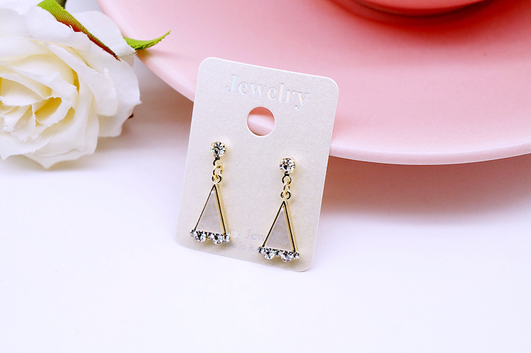 KR-054 Classic Earring White