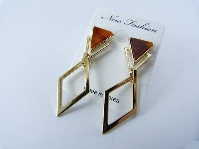 KR-106 Stylish Earring Brown