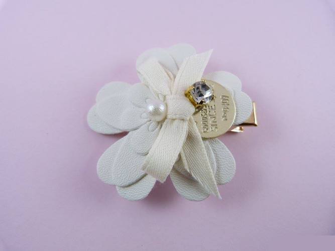 KR-110 Lovely Hair Clip White