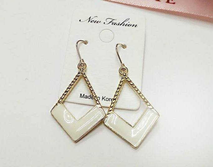 KR-120 Classic Earring White