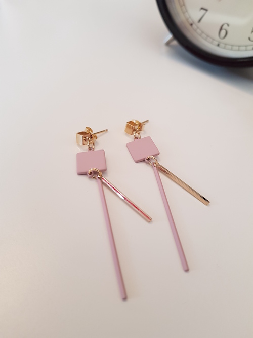 KR-068 Stylish Earring Pink