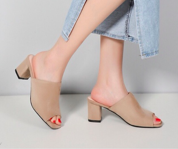 HT124 Charming Heel Khaki