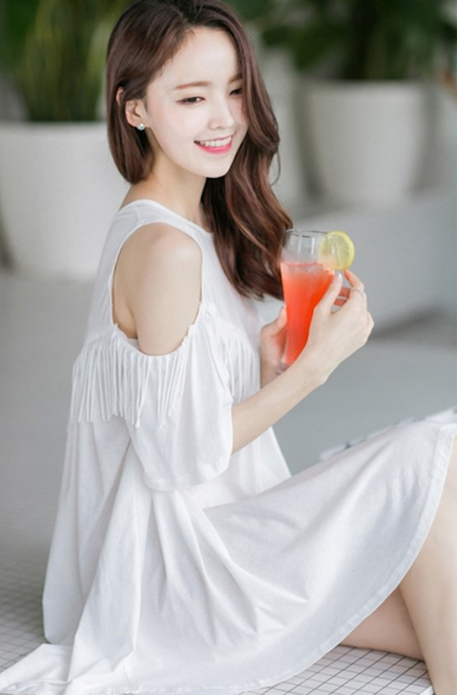 WD21640 Fashion Cold Shoulder Dress White