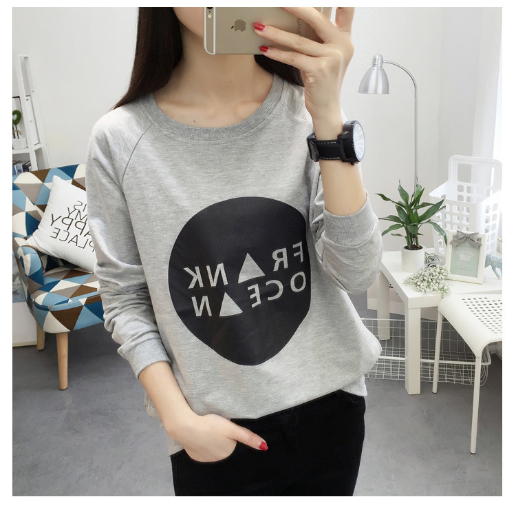 GW2284 Casual Graphic Top Grey