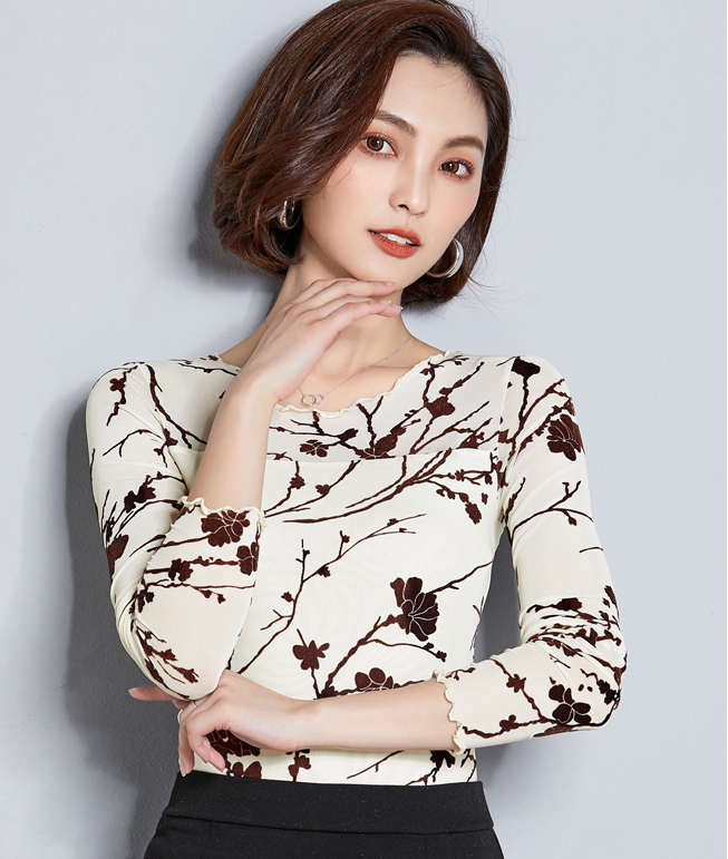 GW2309 Classic Floral Top Almond