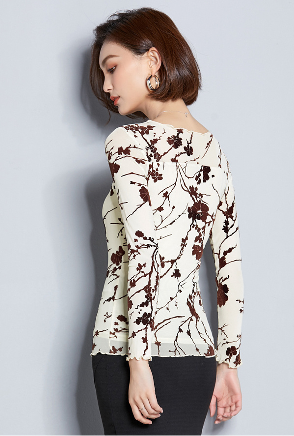 GW2309 Classic Floral Top Almond