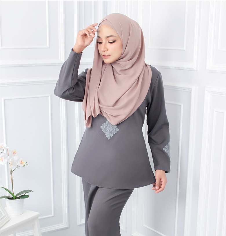 QA-551 WOMEN'S ELEGANT KURUNG GREY